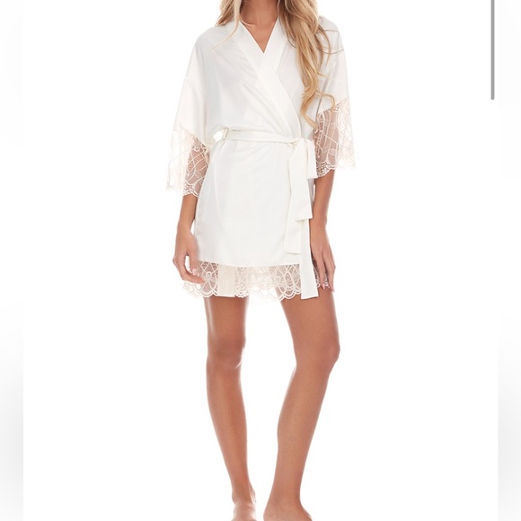 Flora nikrooz gabby satin kimono robe - Picture 1 of 9